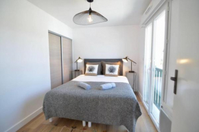 Coco Elaura Modern Duplex with 2 Bedrooms and a Balcony in Biarritz